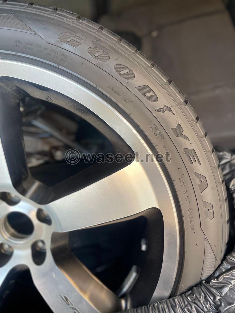For sale only 1 wheel + new tire srt8 4