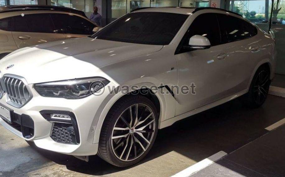 The BMW X6 looks like the 2022 model 1