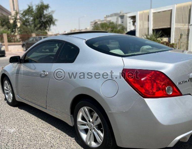 Nissan Altima Coupe model 2012 3