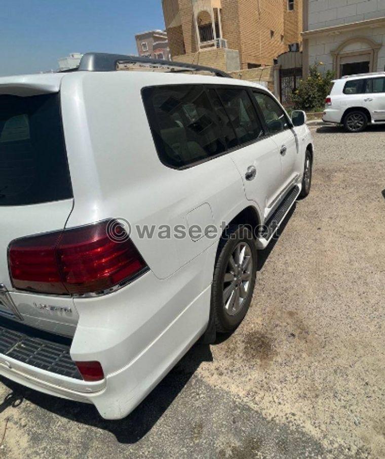 Lexus LX570 model 2010 2