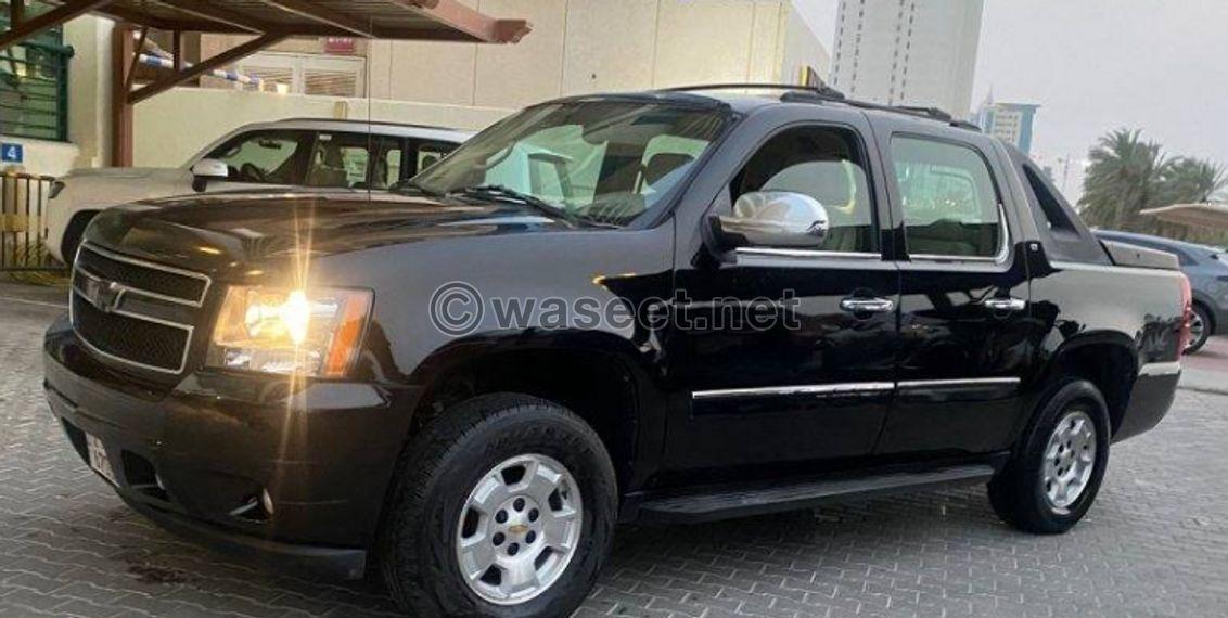 For sale Chevrolet Avalanche model 2010 1