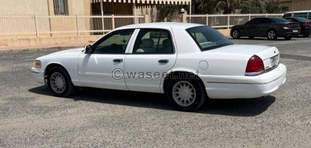  Ford Crown Victoria 2002  4