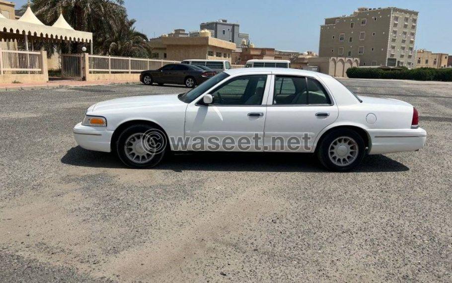  Ford Crown Victoria 2002  5
