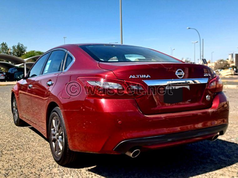 Nissan Altima 2018 in excellent condition  1