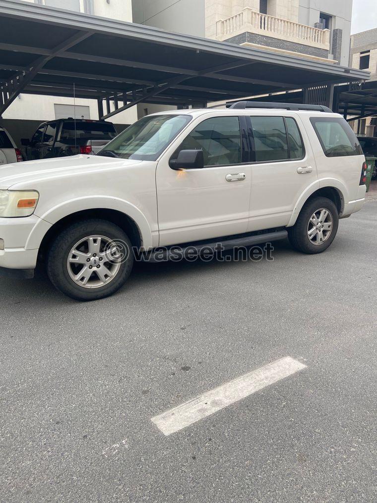 Ford Explorer 2010 very clean for sale 2