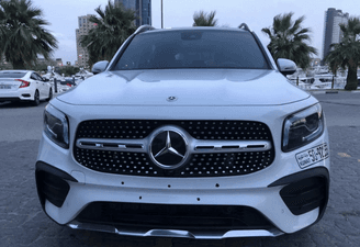 Mercedes GLB200 model 2021  