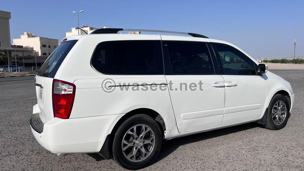 KIA Carnival 2014  3