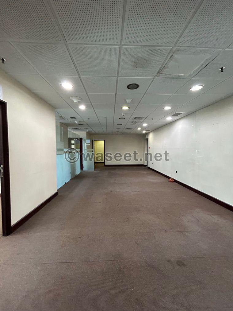 Commercial floor in the east, 326 meters 0