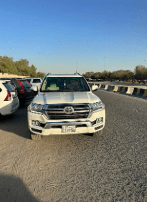 Land Cruiser for sale with full specifications model 2020