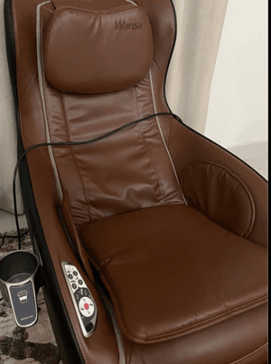 Massage chair for sale in new condition