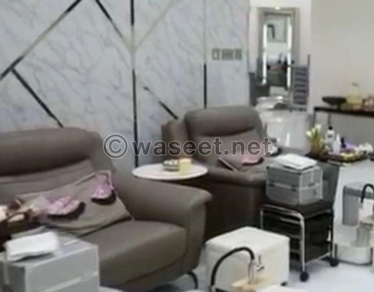 For sale a large and clean women's salon 1