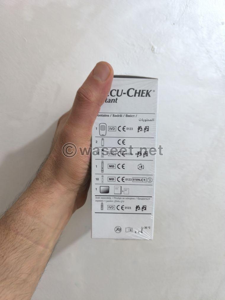 New Accu Chk Cardboard Sugar Tester 6