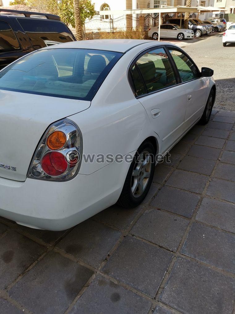 Altima 2005 model in good condition 5