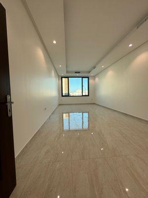 For rent in Al-Siddiq, first and second floor apartments 