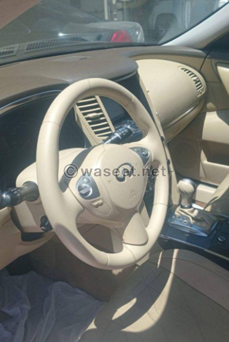 للبيع انفينيتي QX70 موديل 2014 2