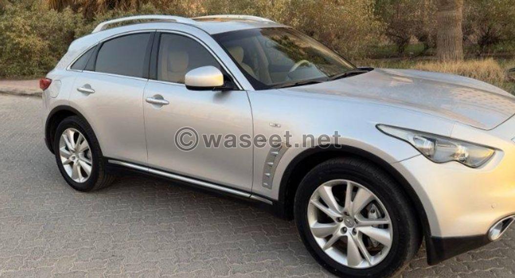 For sale: Infiniti QX70 model 2015 4