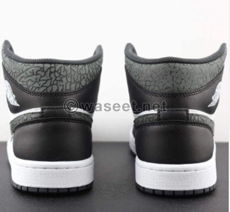 Air Jordan 1 Mid 2