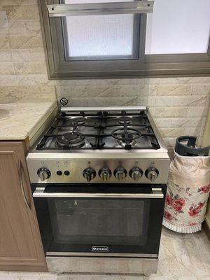 Italian gas oven for sale in excellent condition
