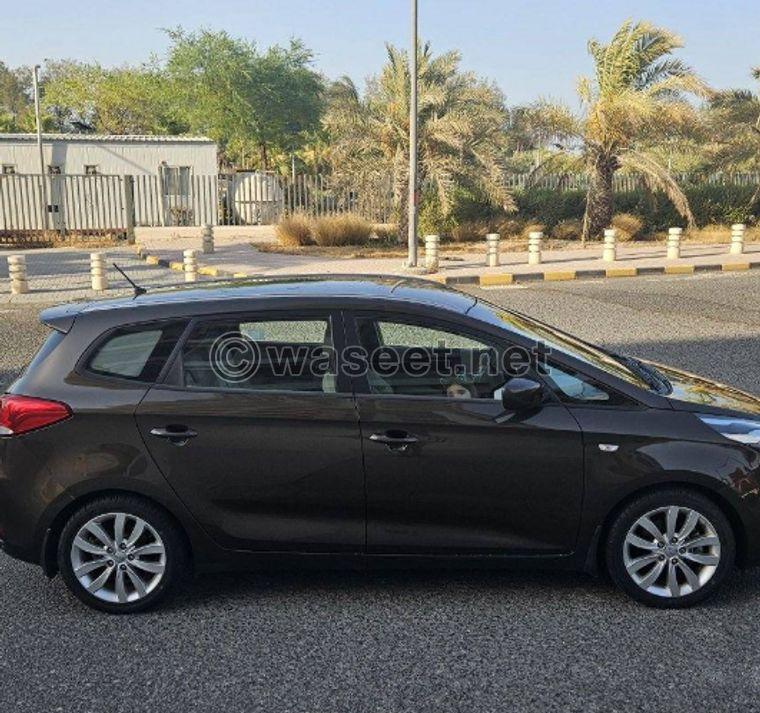  KIA Carens 2015 1