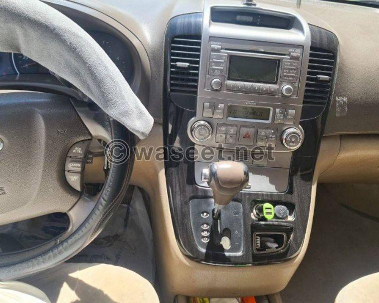 Kia Carnival 2013 model for sale 2