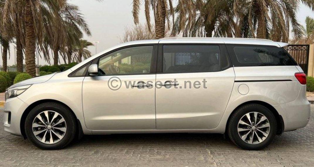 Kia Carnival 2017 model for sale 3