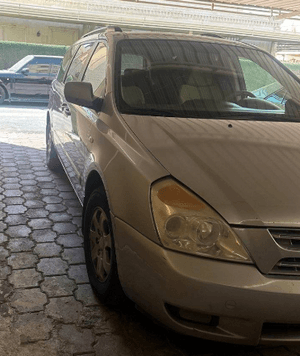 Kia Carnival 2010 model for sale