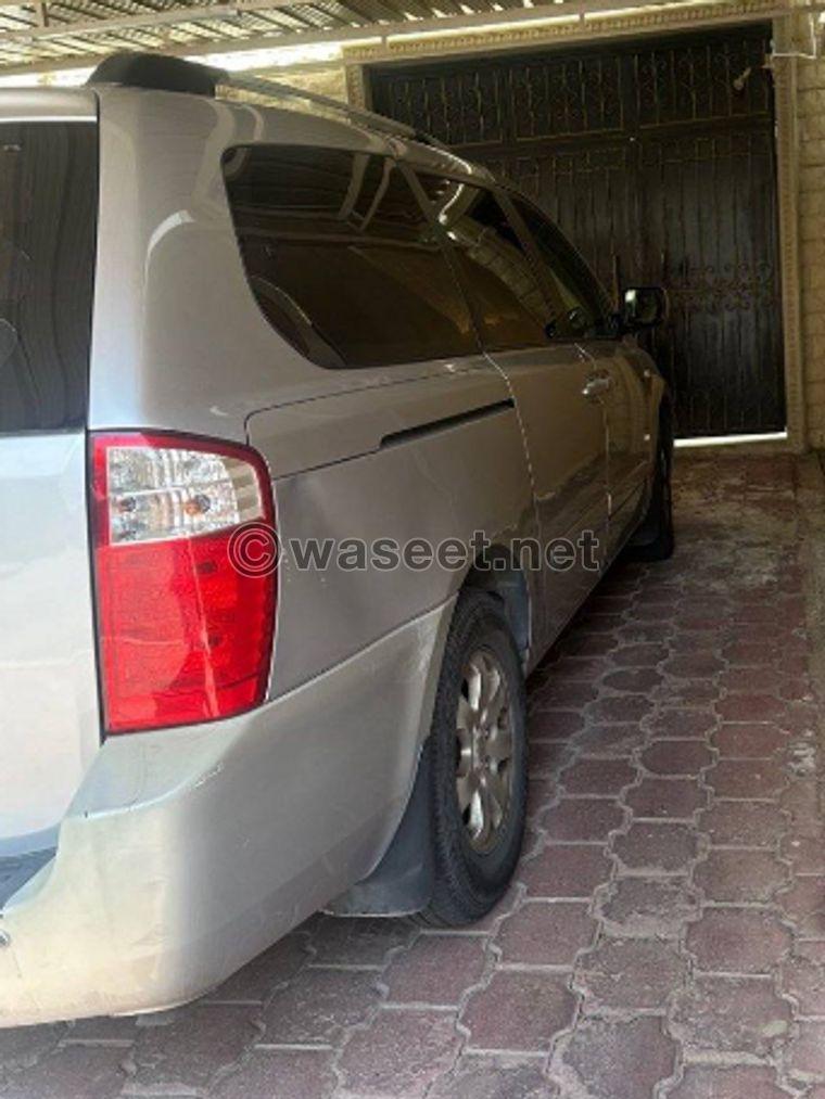 Kia Carnival 2010 model for sale 1