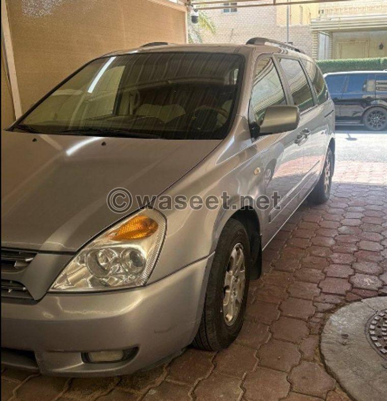 Kia Carnival 2010 model for sale 2