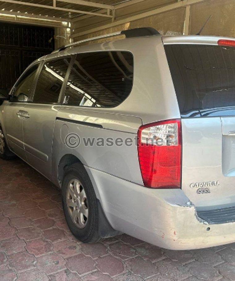 Kia Carnival 2010 model for sale 3