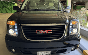 GMC Yukon XL model 2012