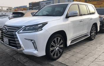   Lexus LX570 model 2020