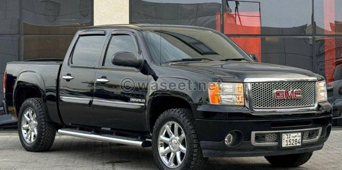   GMC Denali model 2013 1