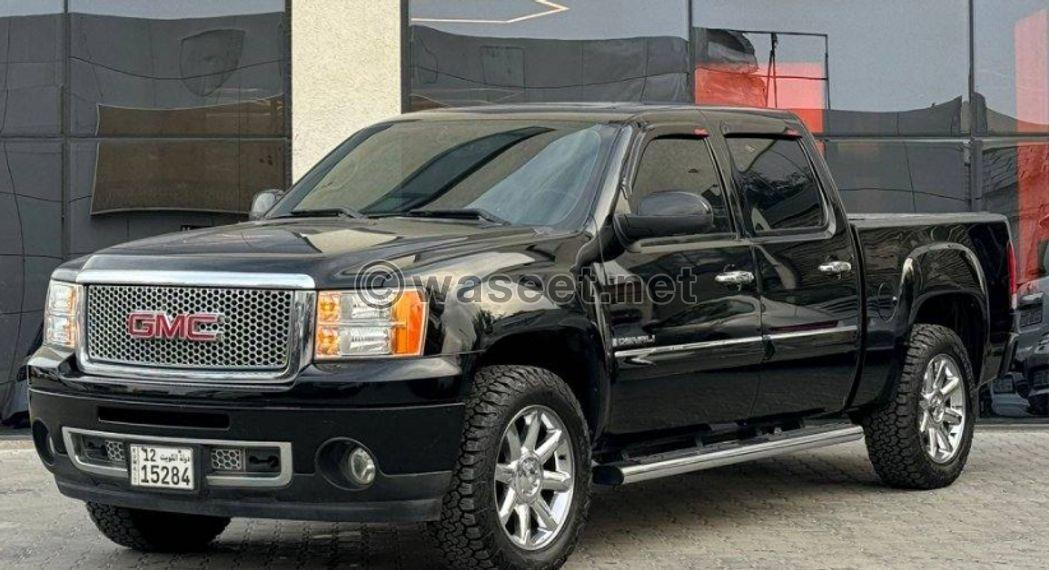   GMC Denali model 2013 2