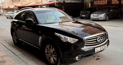 Jeep Infiniti 2012 fx35