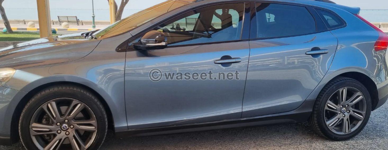 Volvo V40 2014 model for sale 3