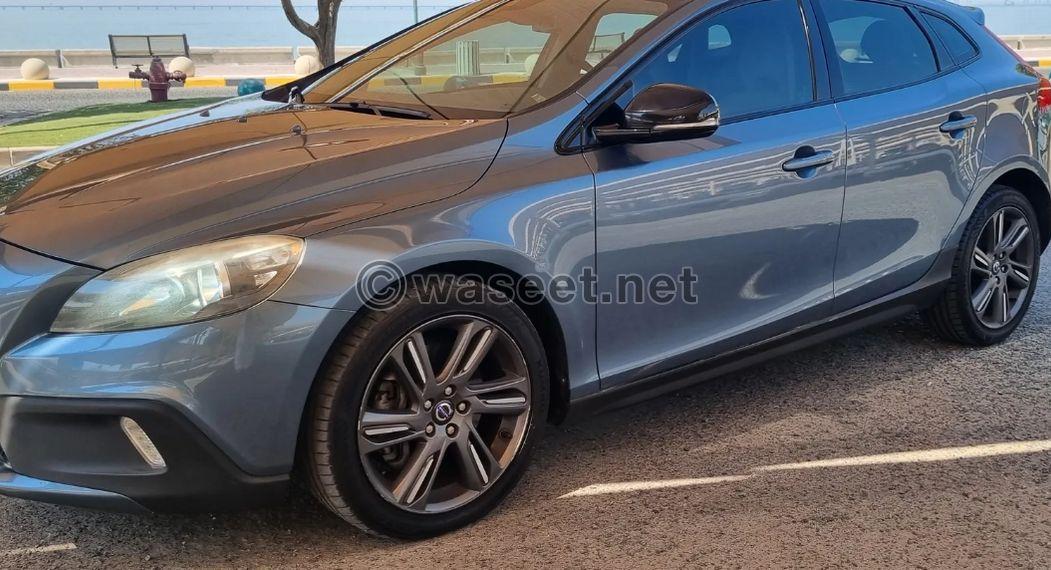 Volvo V40 2014 model for sale 6