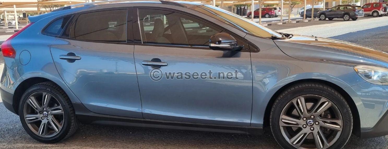 Volvo V40 2014 model for sale 7