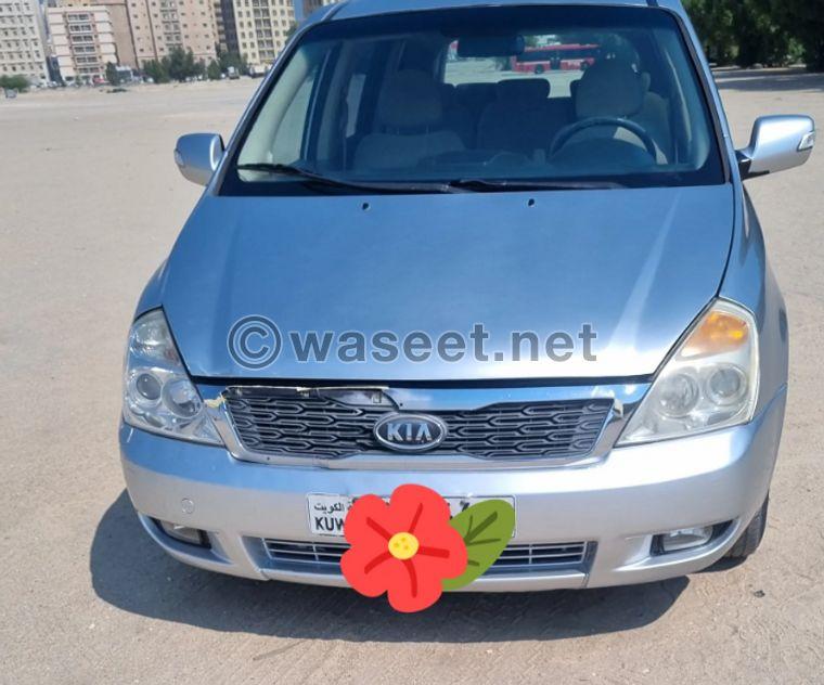 KIA Carnival 2011  0