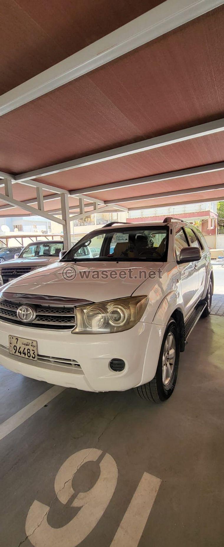 Toyota Fortuner 2010 1