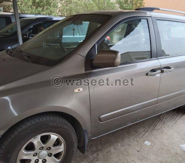 Kia Carnival 2010 model for sale 0