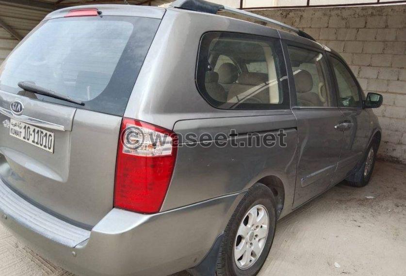 Kia Carnival 2010 model for sale 1