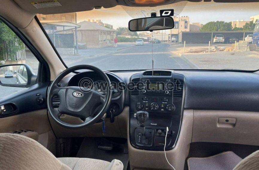 Kia Carnival 2011 for sale 4