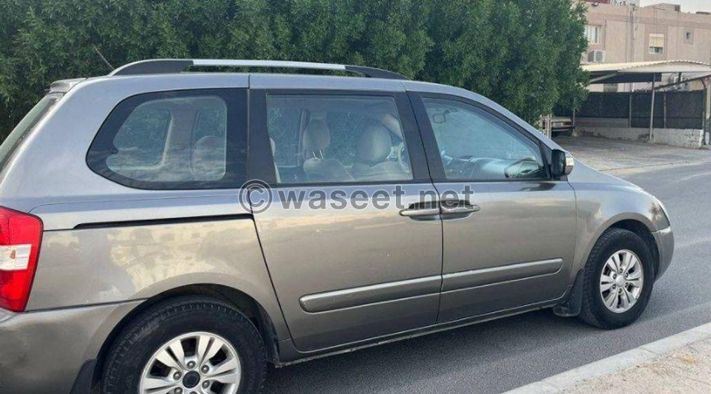 Kia Carnival 2011 for sale 6