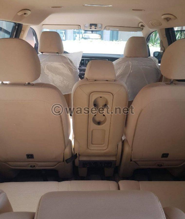 Kia Carnival 2018 for sale 1