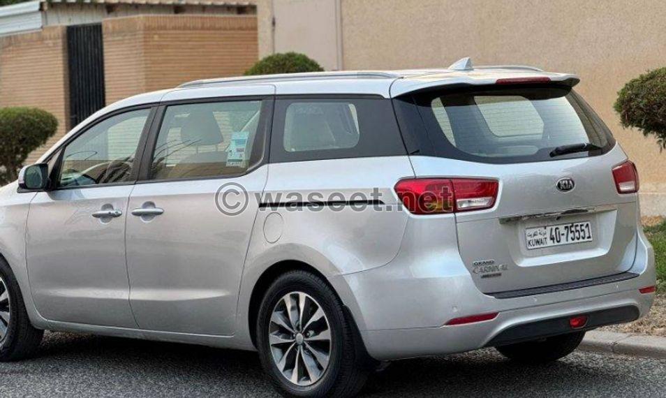  KIA Carnival 2017 5