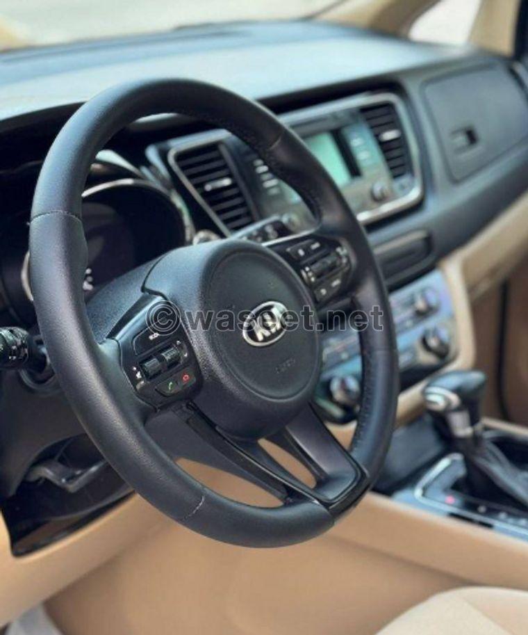  KIA Carnival 2017 10