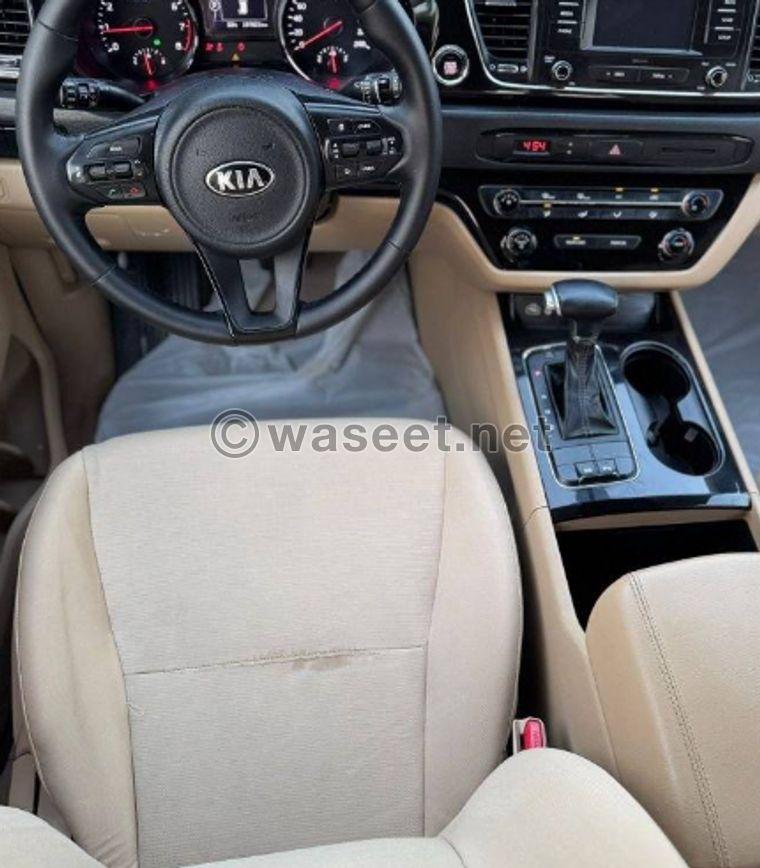  KIA Carnival 2017 11