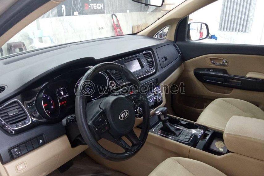 Kia Carnival 2017 for sale 3