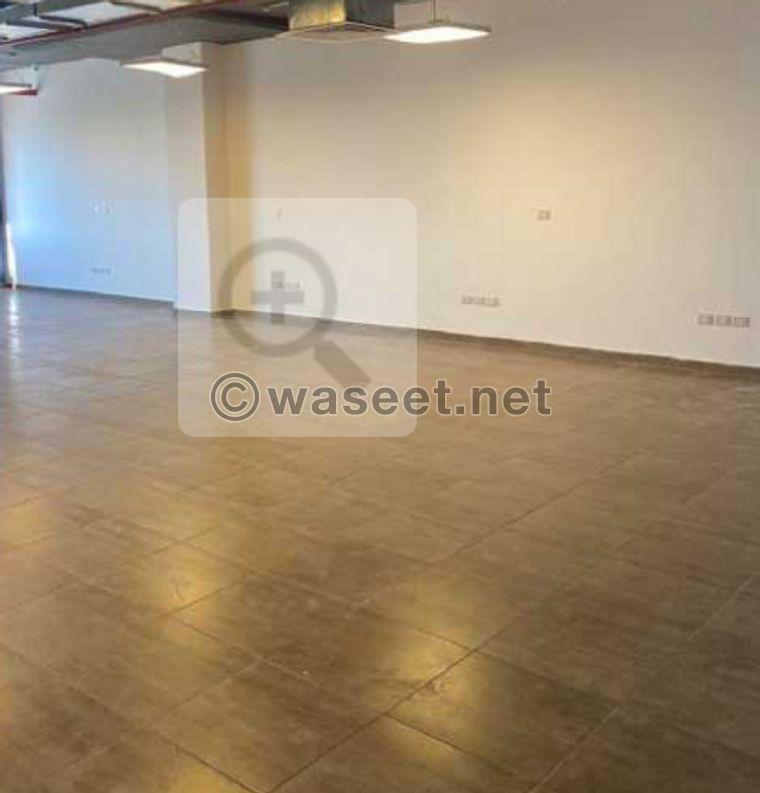 For rent an apartment in Al-Fardous with a roof 0