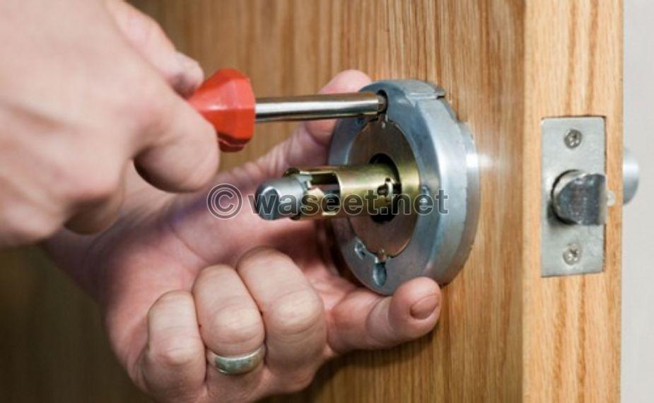 A carpenter opened the locks  2